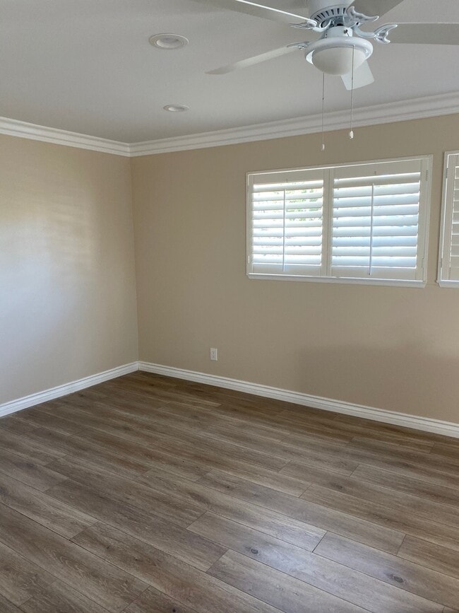 Building Photo - 884 Moffatt Cir