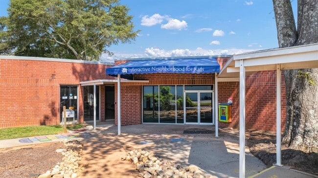 Building Photo - 2907 Daxton Ln