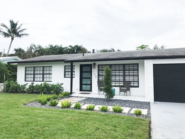 Building Photo - Furnished Short Term Rental - 108 NE 19th St