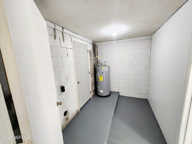 Building Photo - 7127 Prellie St