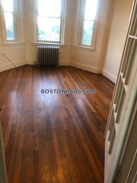 Building Photo - 1179 Boylston St