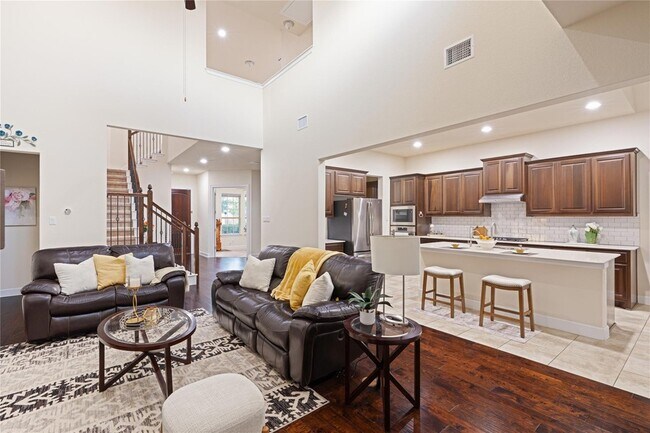 Building Photo - 228 Lockhart Lp