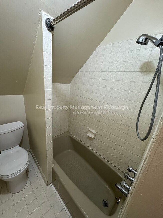 Building Photo - 437 S Aiken Ave