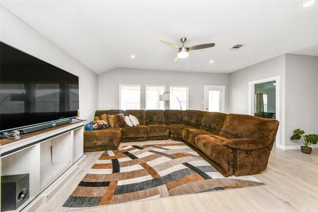 Building Photo - 31711 Melkridge Rd