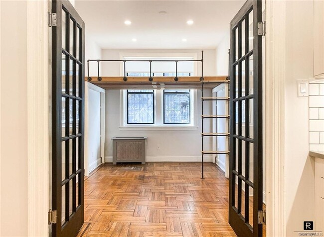 Building Photo - 100 Suffolk St