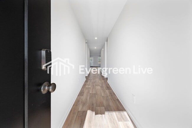 Building Photo - 1238 Willow Oaks Wy