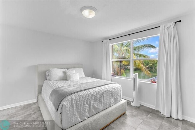 Building Photo - 16389 SW 31st St