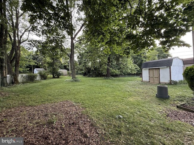Building Photo - 3202 Cambridge Dr