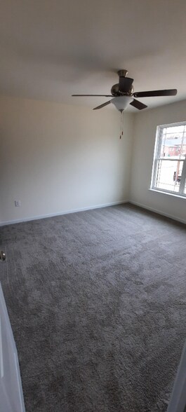 Building Photo - 221 W Murphy St