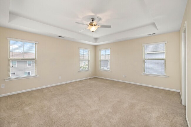 Building Photo - 865 Cormier Dr