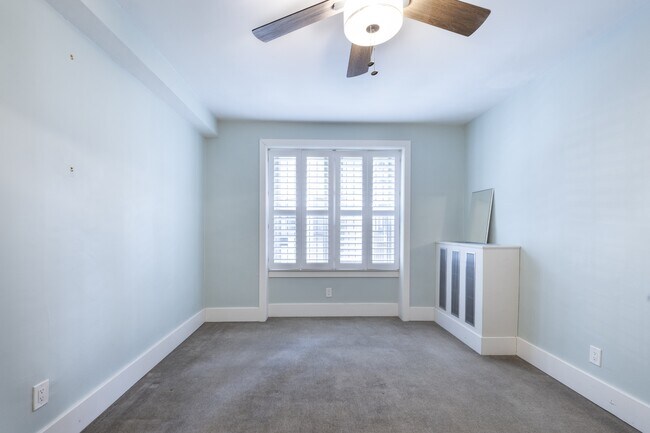 Building Photo - 1910 Kalorama Rd NW