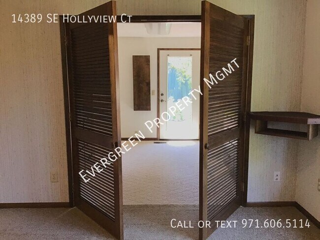 Building Photo - Amazing Damascus Ranch House! $3,195 3BD/2...