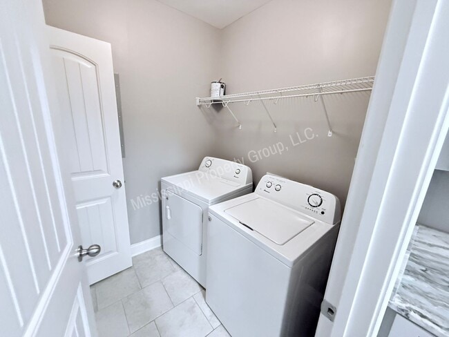 Building Photo - 4BD / 4.5BA FOR RENT