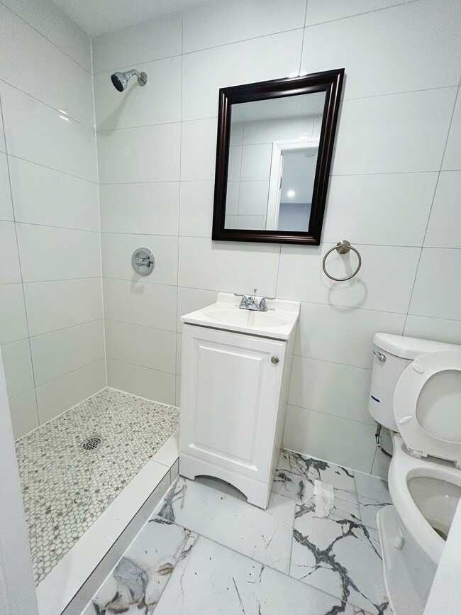 Building Photo - 1717 E 34th St