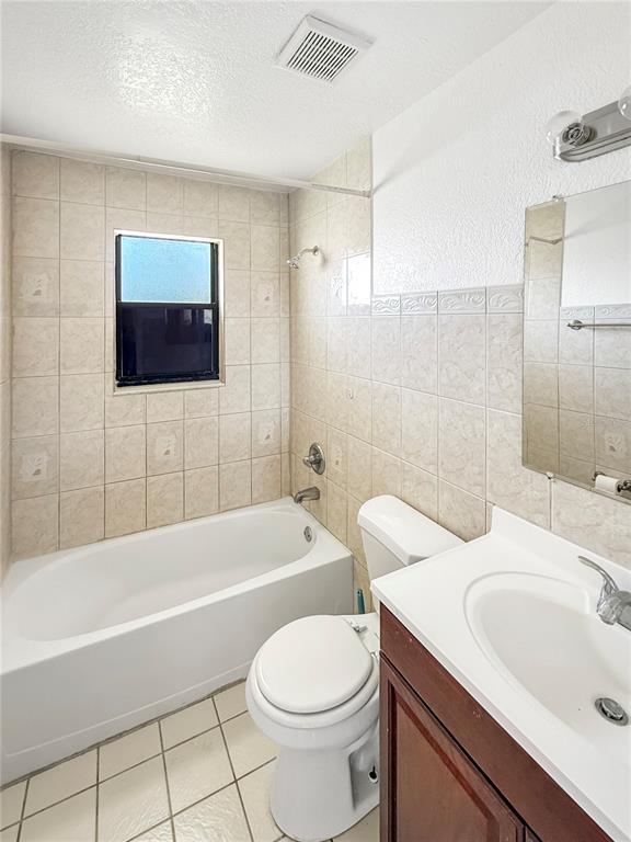 Building Photo - 518 Providence Blvd