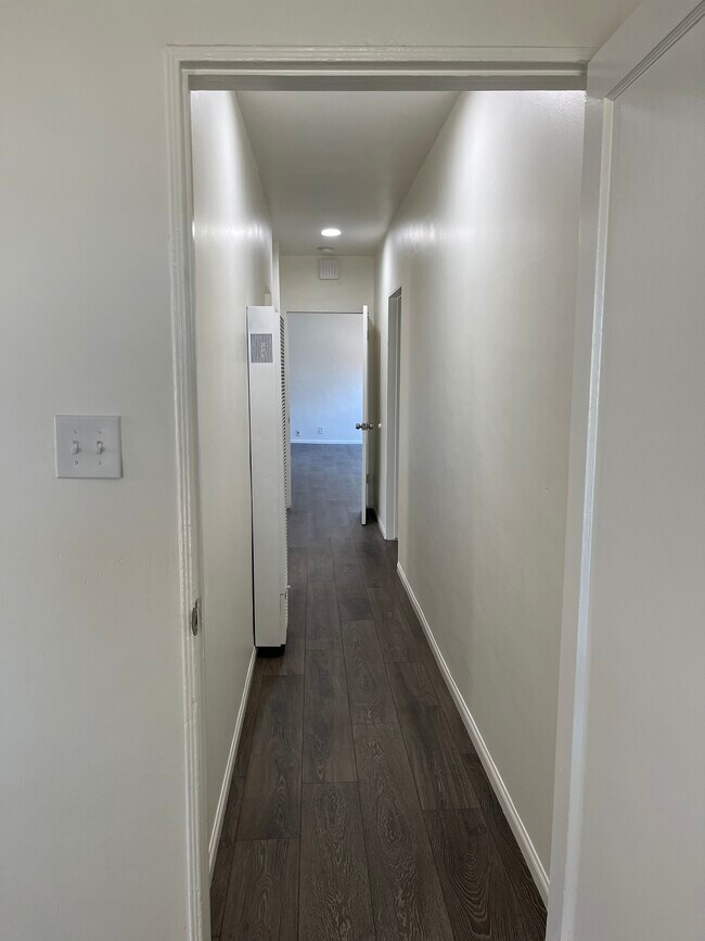 Hallway - 9028 Crenshaw Blvd