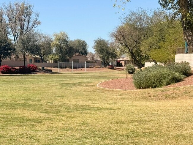 Building Photo - Cul-de-Sac Living | 3 Bed + Bonus Room | Pool + Greenbelt Views