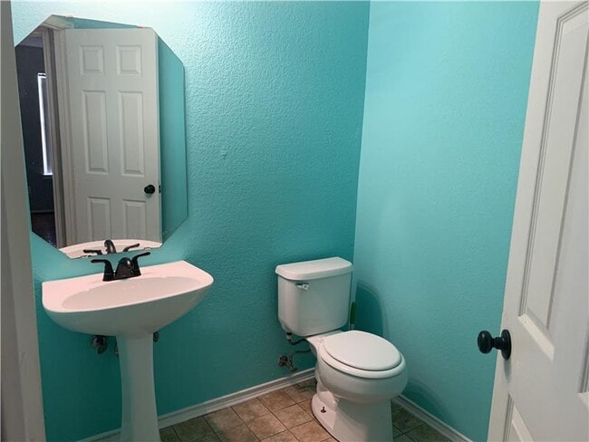 Building Photo - 2302 Tracey Ann Ln