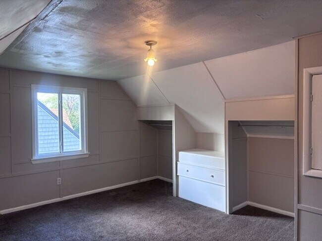Building Photo - 2377 Hanna Dr