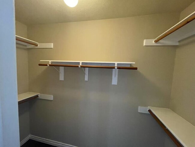 Building Photo - 13346 Water Oak Ln