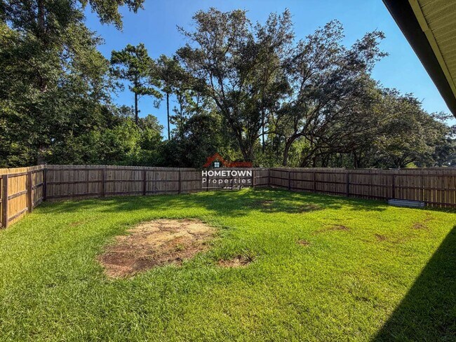 Building Photo - 220 Camellia Dr