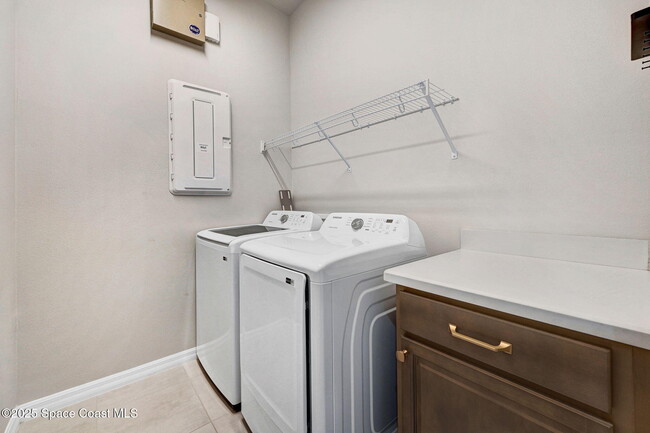 Building Photo - 8117 Tethys Ct