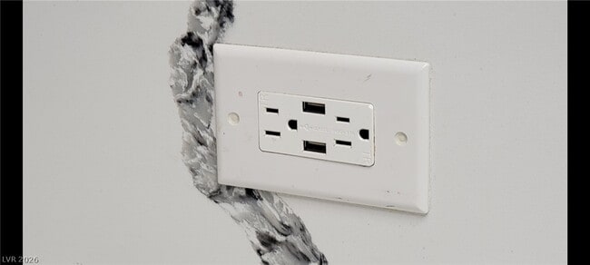 Building Photo - 830 Carnegie St