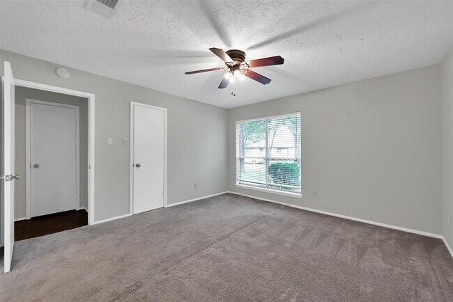 Building Photo - 4730 Temple Bell Dr
