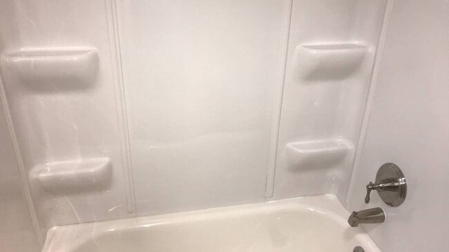 Building Photo - Updated 3 bedroom 1 bath mobile home with open floor plan