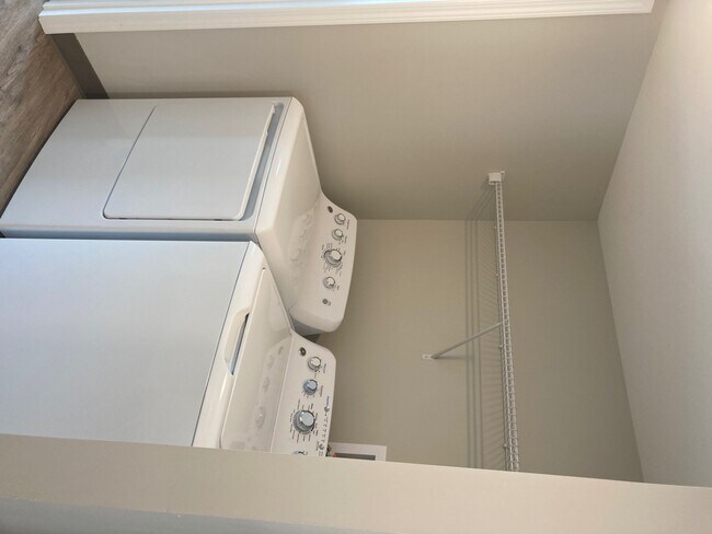 Building Photo - 435 7th St