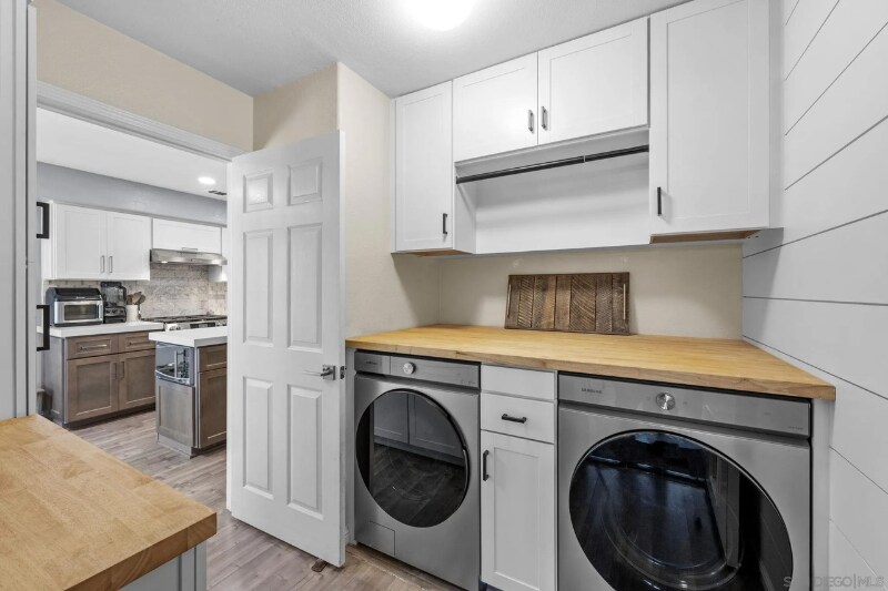 Building Photo - 3925 Estancia Dr