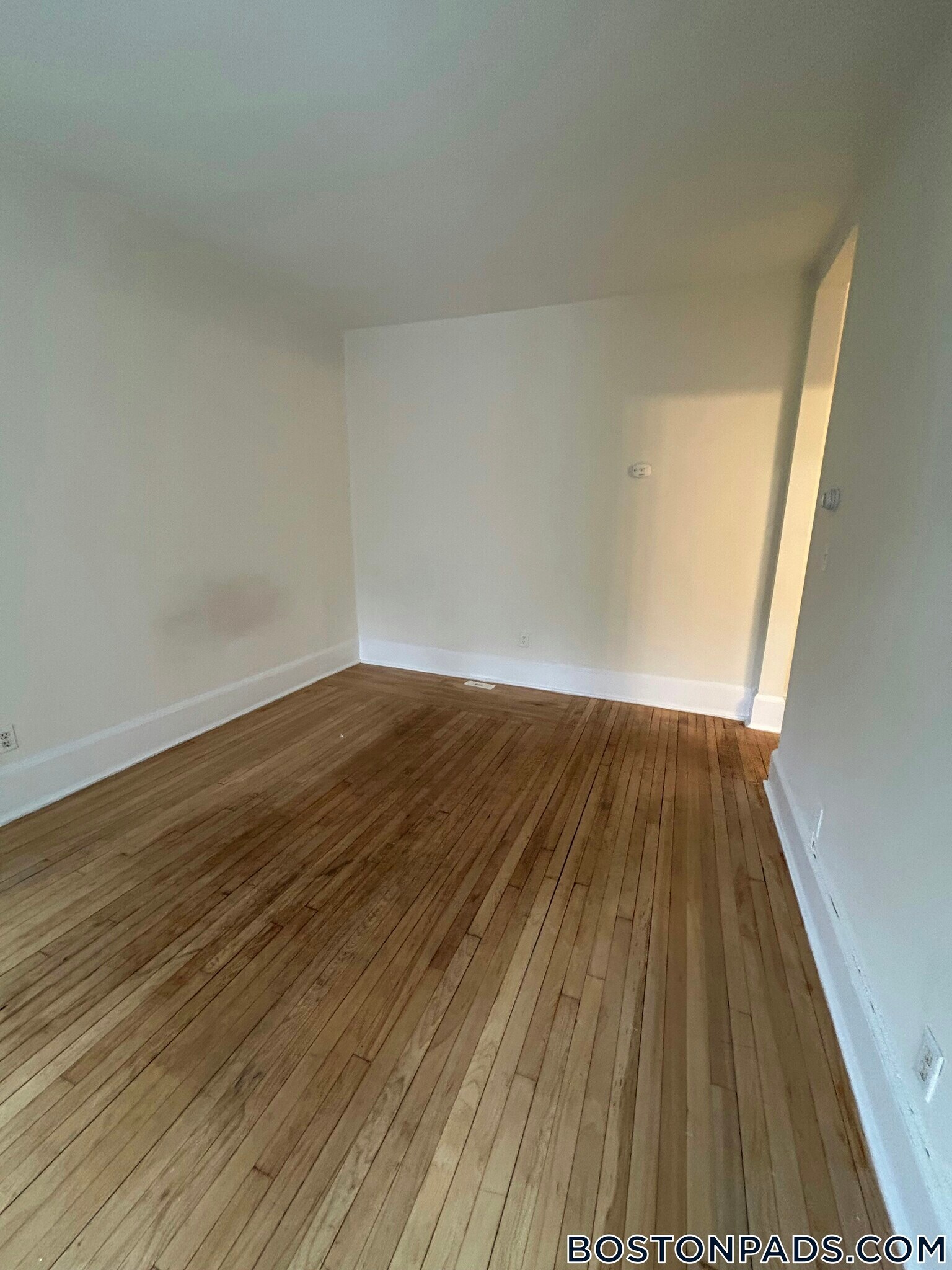 Building Photo - 21 Fairbanks St