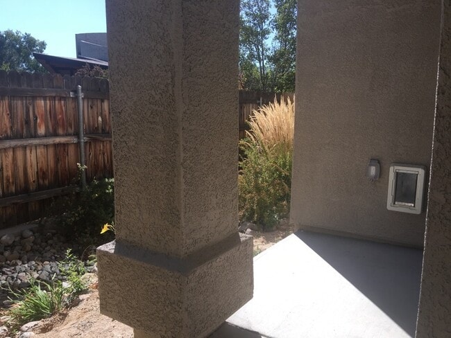 Building Photo - Gorgeous Townhouse - Built 2017 Southwest ...