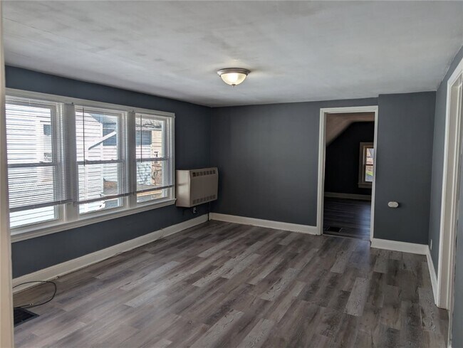 Building Photo - 105 Ontario St