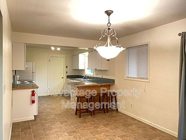 Building Photo - 1235 NW 27th St