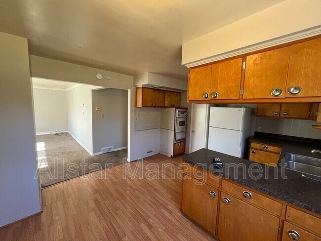 Building Photo - 26601 Lakeshore Blvd