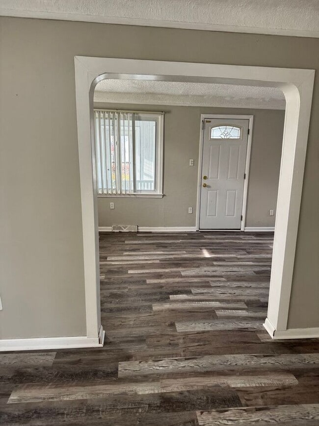 Building Photo - Huge Colonial with Updates!