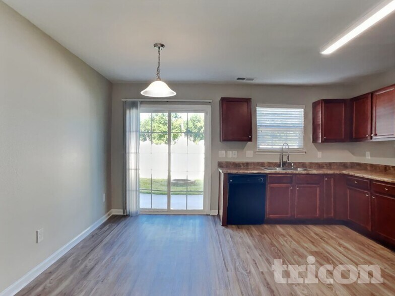 Building Photo - 1908 Northrop Dr