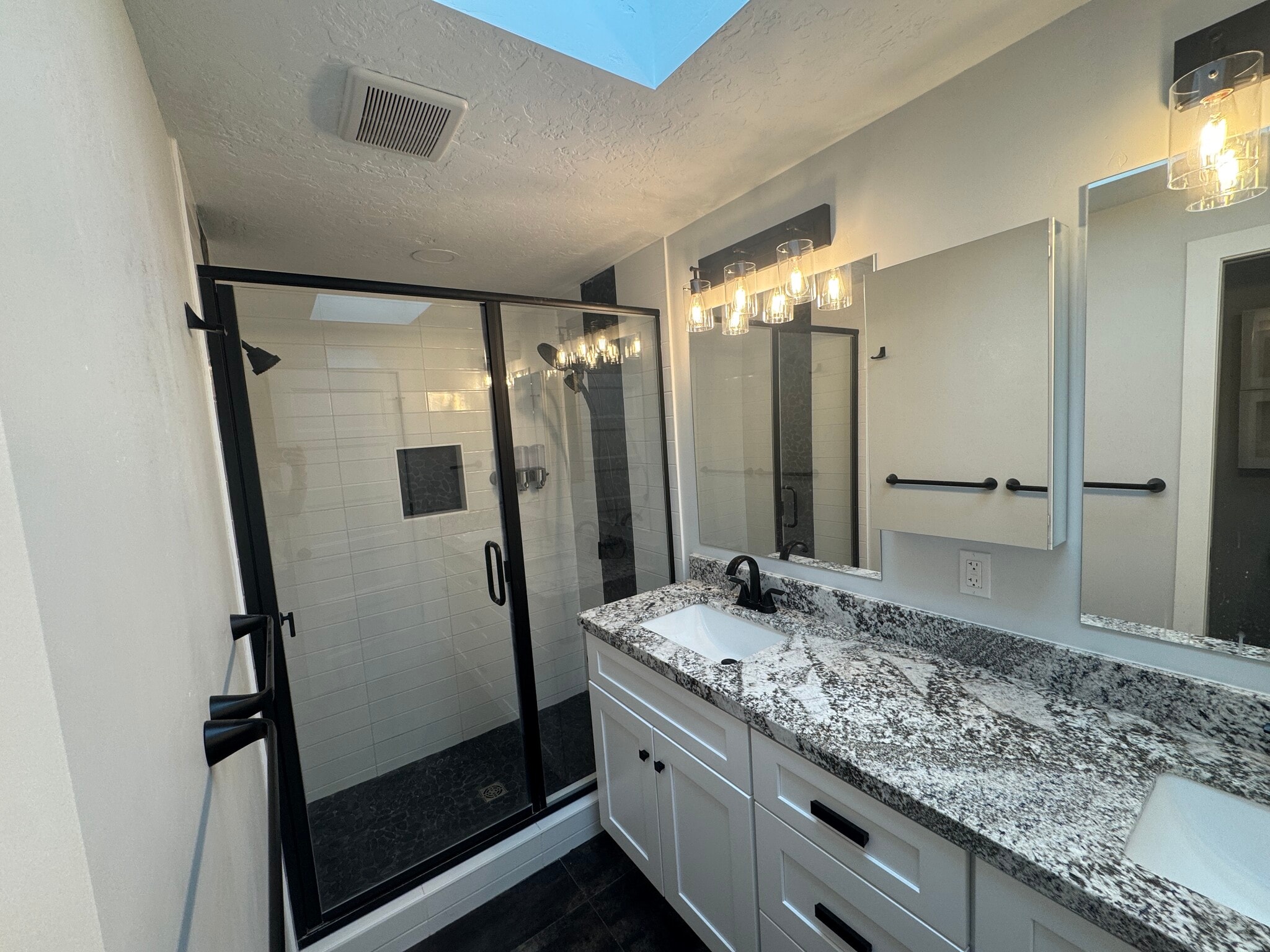 Building Photo - 7765 S 3500 E