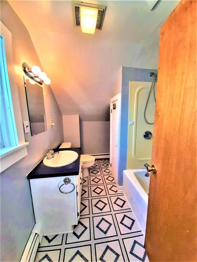 Building Photo - Providence/PC Area Single Family - $2,550