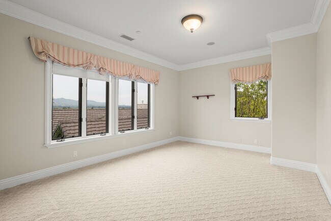 Building Photo - 3243 Calle De Debesa