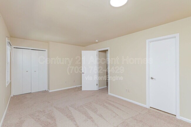 Building Photo - 14447 Cool Oak Ln