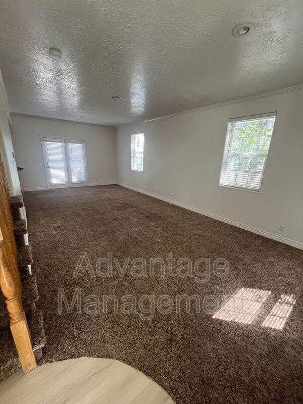 Building Photo - 1947 S Columbia Ln