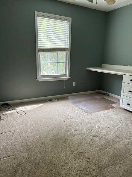 Building Photo - Room in House on Sugar Crest Dr