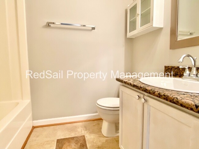 Building Photo - Willow Lakes Townhome!