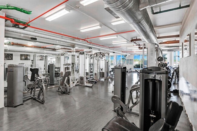 Building Photo - 3029 NE 188th St