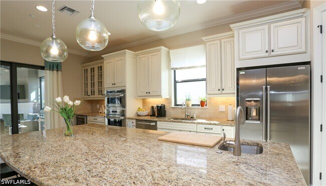 Building Photo - 10155 Coconut Rd