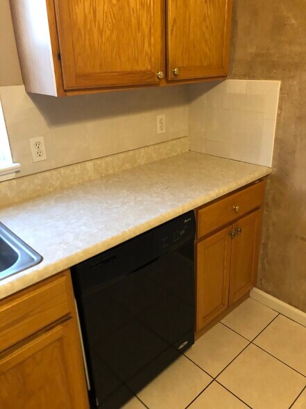 Building Photo - 91 Delavan Ave