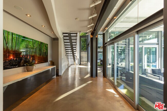 Building Photo - 8538 Eastwood Rd