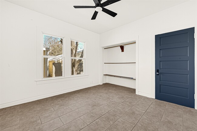 Building Photo - 830 Ross St